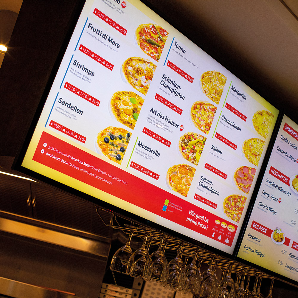 Videowall als digitale Werbefläche für Point of Sale mit digitalen Anzeigen Videowall als digitale Werbefläche für Point of Sale mit digitalen Anzeigen